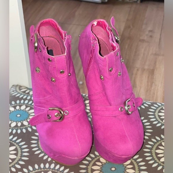 Machi Pink Suede Buckle Platform Booties - Picture 6 of 13